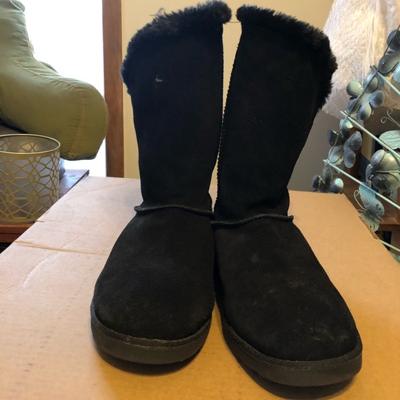 "SO" faux fur lined black suede button boots, sz 9 - Picture 6 of 7